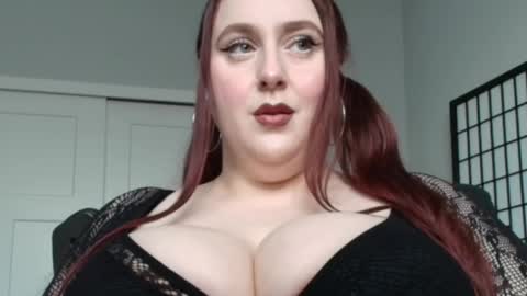 Snapshot of bambixxlynn chatting on 06-07-26, 10:35 bambixxlynn online show from 06-07-26, 10:35