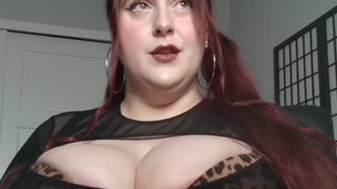 Snapshot of bambixxlynn chatting on 07-10-26, 12:26 bambixxlynn online show from 07-10-26, 12:26