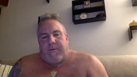 Snapshot of banana5289 chatting on 06-11-26, 01:05 banana5289 online show from 06-11-26, 01:05