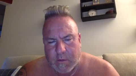 Snapshot of banana5289 chatting on 06-21-26, 10:18 banana5289 online show from 06-21-26, 10:18