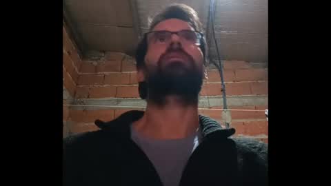 Snapshot of banana_argen_15 chatting on 05-19-26, 01:56 Ezequiel online show from 05-19-26, 01:56