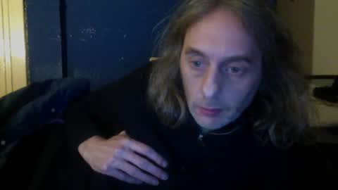 Snapshot of bangintoleather chatting on 12-26-24, 02:44 bangintoleather online show from 12-26-24, 02:44