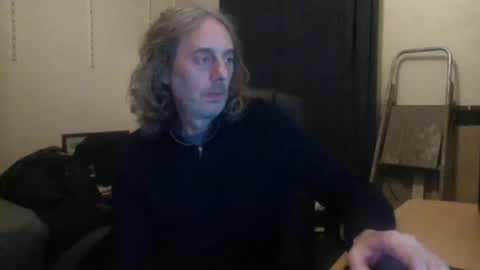 Snapshot of bangintoleather chatting on 09-15-25, 01:38 bangintoleather online show from 09-15-25, 01:38