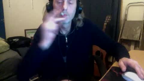 Snapshot of bangintoleather chatting on 09-20-25, 03:07 bangintoleather online show from 09-20-25, 03:07