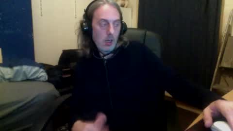 Snapshot of bangintoleather chatting on 10-11-25, 03:06 bangintoleather online show from 10-11-25, 03:06