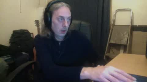 Snapshot of bangintoleather chatting on 11-27-25, 02:57 bangintoleather online show from 11-27-25, 02:57