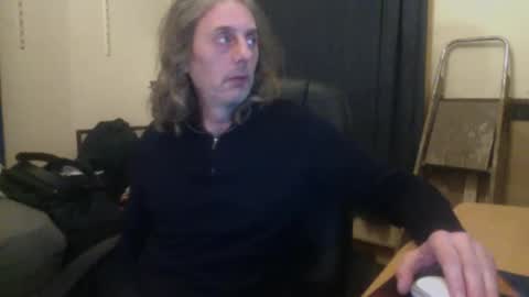 Snapshot of bangintoleather chatting on 11-28-25, 02:47 bangintoleather online show from 11-28-25, 02:47