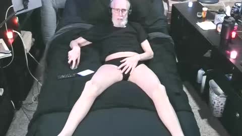 BANJOEY online show from 04-16-26, 02:01