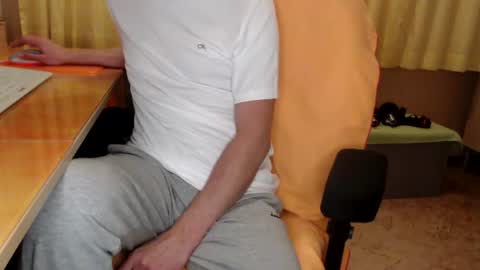 Snapshot of banschie chatting on 06-16-26, 06:32 online show from 06-16-26, 06:32