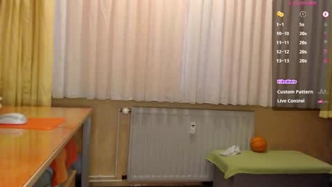       online show from 06-30-26, 06:42