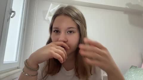 Snapshot of baosznejkowski chatting on 05-09-26, 03:28 Sumi online show from 05-09-26, 03:28
