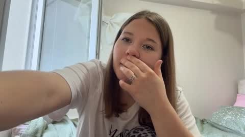 Snapshot of baosznejkowski chatting on 05-10-26, 02:22 Sumi online show from 05-10-26, 02:22
