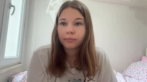 Snapshot of baosznejkowski chatting on 05-14-26, 01:07 Sumi online show from 05-14-26, 01:07