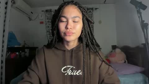 Snapshot of barbara_k_k chatting on 01-05-25, 01:03 Rave Ig morosess If you want to know more about me DM or in my Of.. ravemisato online show from 01-05-25, 01:03
