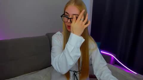 Snapshot of barbarachic chatting on 05-23-26, 10:08 BarbaraChic online show from 05-23-26, 10:08