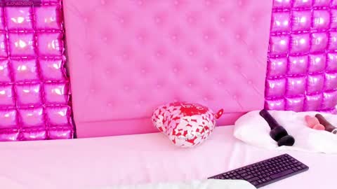 Barbie Hills online show from 02-16-25, 08:10