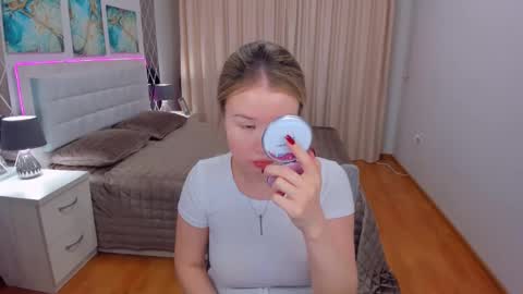 Snapshot of barbaramiles chatting on 02-09-25, 02:29 Barbara online show from 02-09-25, 02:29