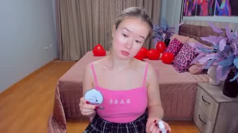 Snapshot of barbaramiles chatting on 02-17-25, 10:51 Barbara online show from 02-17-25, 10:51