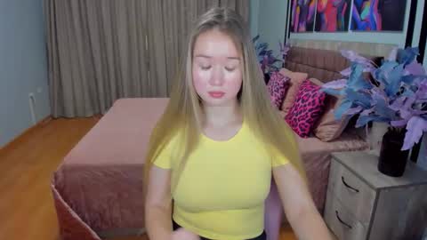 Snapshot of barbaramiles chatting on 09-13-25, 12:05 Barbara online show from 09-13-25, 12:05