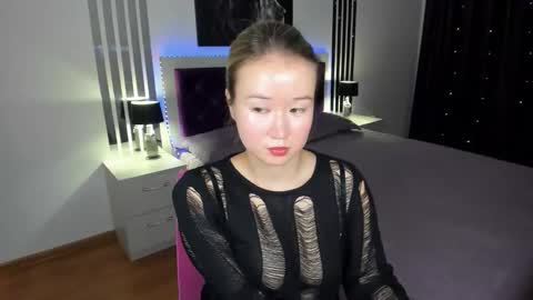 Snapshot of barbaramiles chatting on 10-31-25, 10:05 Barbara online show from 10-31-25, 10:05