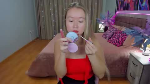 Snapshot of barbaramiles chatting on 11-09-25, 10:57 Barbara online show from 11-09-25, 10:57