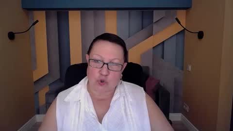 Snapshot of barbaraturners chatting on 11-16-25, 12:33 barbaraturners online show from 11-16-25, 12:33