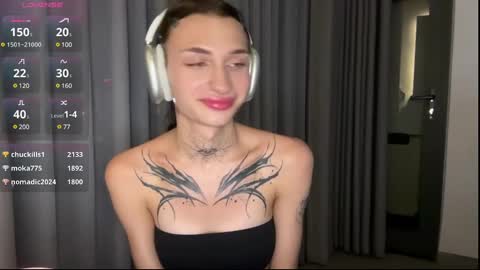 Snapshot of barbie_bi chatting on 12-06-24, 02:17 My name is Molly. Please say hello I like talking to you. If you have any wishes or obscene desires please use the tip menu online show from 12-06-24, 02:17