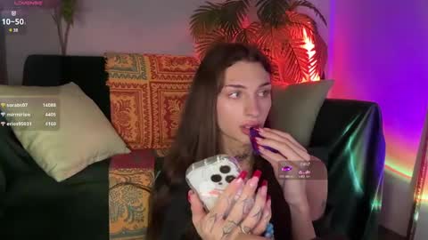 Snapshot of barbie_bi chatting on 01-09-25, 01:56 My name is Molly. Please say hello I like talking to you. If you have any wishes or obscene desires please use the tip menu online show from 01-09-25, 01:56