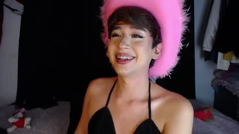 Snapshot of barbie_boy_ chatting on 12-06-24, 11:11 I work from home this is my room 3 online show from 12-06-24, 11:11