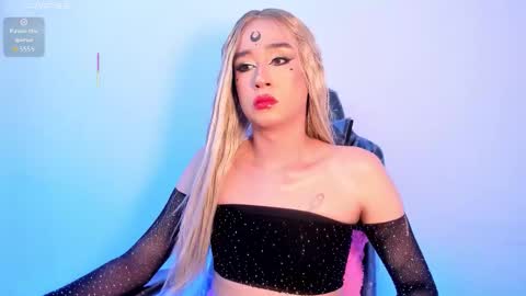 Snapshot of barbie_boy_ chatting on 10-30-25, 04:47 I work from home this is my room 3 online show from 10-30-25, 04:47