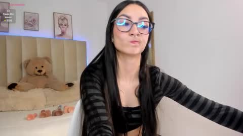 Snapshot of barbie_ev chatting on 10-28-25, 04:05 Barbara online show from 10-28-25, 04:05