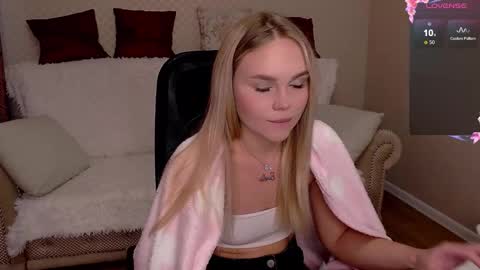 Snapshot of barbie_lillie chatting on 09-23-25, 05:21 Lilli 3 online show from 09-23-25, 05:21