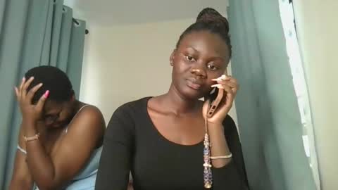 queen online show from 09-23-25, 01:03