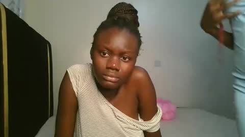 queen online show from 09-24-25, 01:09