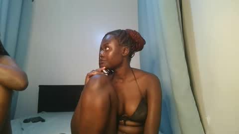 queen online show from 11-26-25, 01:39