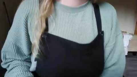barbiedoll713 online show from 05-10-26, 02:17