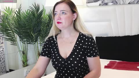 Snapshot of barbieeann chatting on 12-20-24, 11:43 Ann online show from 12-20-24, 11:43