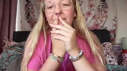 barbiegirl966 online show from 10-05-25, 09:29