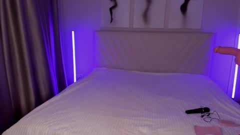 Snapshot of barbielina_ chatting on 06-07-26, 08:12 Emma online show from 06-07-26, 08:12
