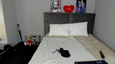 Snapshot of barbiemuscle1 chatting on 05-12-26, 02:03 Barbie online show from 05-12-26, 02:03