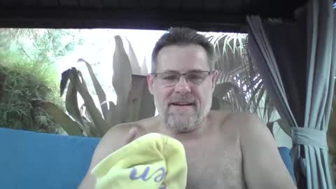 Snapshot of barry_42 chatting on 04-27-26, 09:46 Barry Arnauld online show from 04-27-26, 09:46