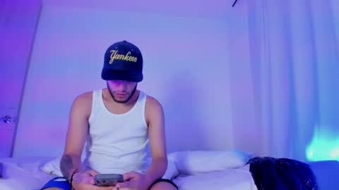 Bruce  online show from 09-21-25, 05:42