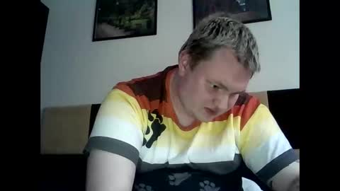 Snapshot of bartthebear69 chatting on 05-09-26, 04:45 BartTheBear online show from 05-09-26, 04:45