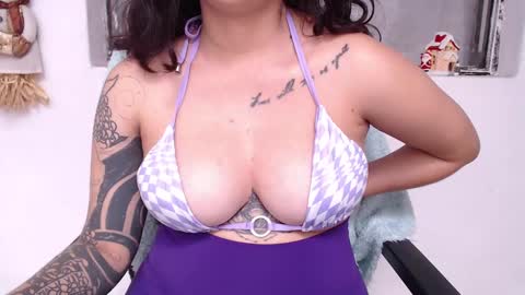 Snapshot of basementlove chatting on 12-04-24, 03:32 basementlove online show from 12-04-24, 03:32