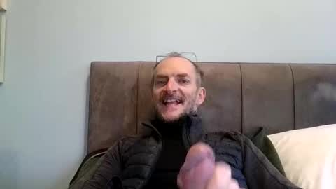 basiccamguy online show from 11-17-25, 01:50