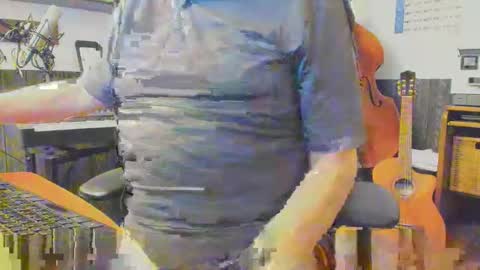 Snapshot of bassman0611 chatting on 03-17-26, 05:27 Bassman online show from 03-17-26, 05:27