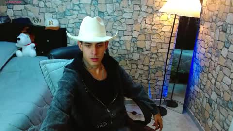 Snapshot of bastiaan_28 chatting on 04-19-26, 08:33 Bastian online show from 04-19-26, 08:33