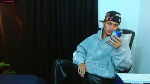 Snapshot of bastiaan_28 chatting on 05-14-26, 02:18 Bastian online show from 05-14-26, 02:18