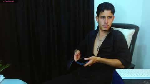 Snapshot of bastiaan_28 chatting on 05-17-26, 12:30 Bastian online show from 05-17-26, 12:30
