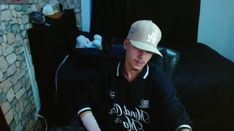 Snapshot of bastiaan_28 chatting on 06-08-26, 12:36 Bastian online show from 06-08-26, 12:36